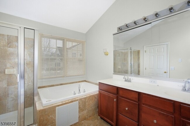 Building Photo - 171 Patriot Hill Dr