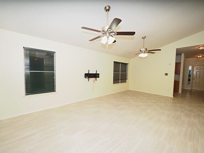 Building Photo - 1161 Kentra Dr