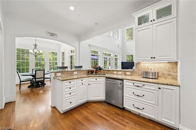 Building Photo - 7517 Henson Forest Dr