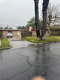 Building Photo - 673 E Margarita Rd