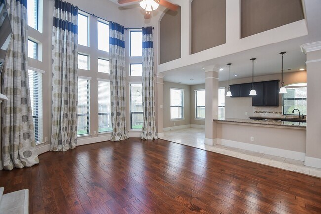 Building Photo - 6034 Gracys Landing Ln