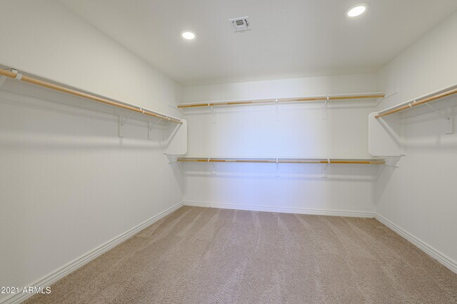 Building Photo - 2736 E Mews Rd