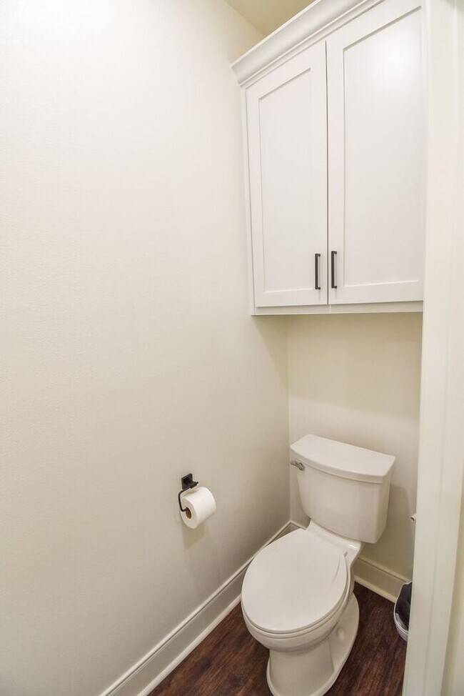 Building Photo - Tour Today! Stunning 4 Bedroom 2 Bath in W...