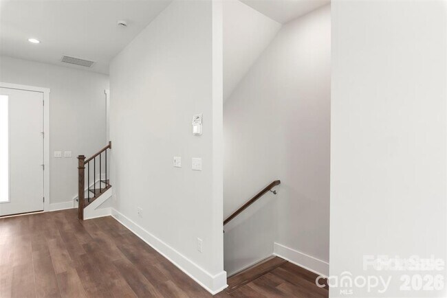 Building Photo - 417 Prine Pl