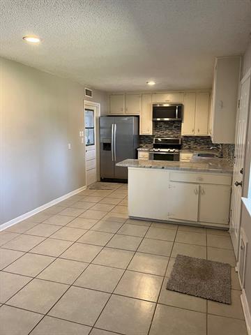 Building Photo - 501 Merrill Dr