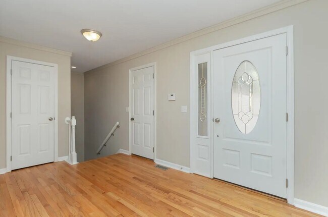 Building Photo - 1703 Cottontail Dr