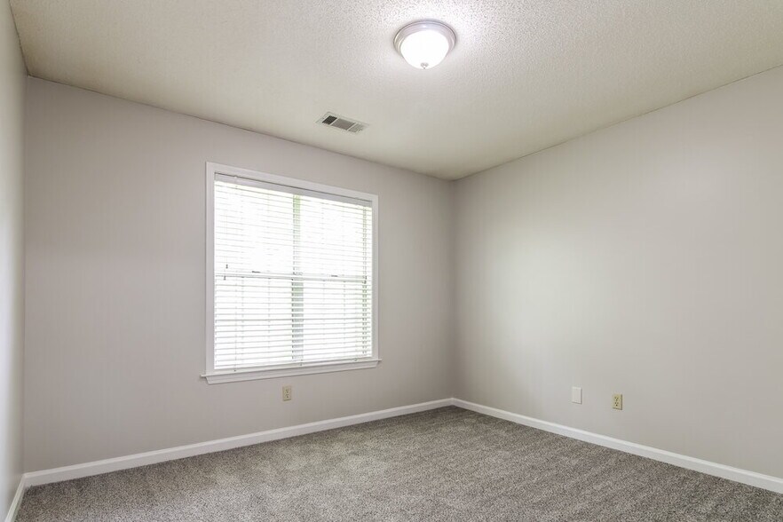 Building Photo - 8538 Overcup Oaks Dr