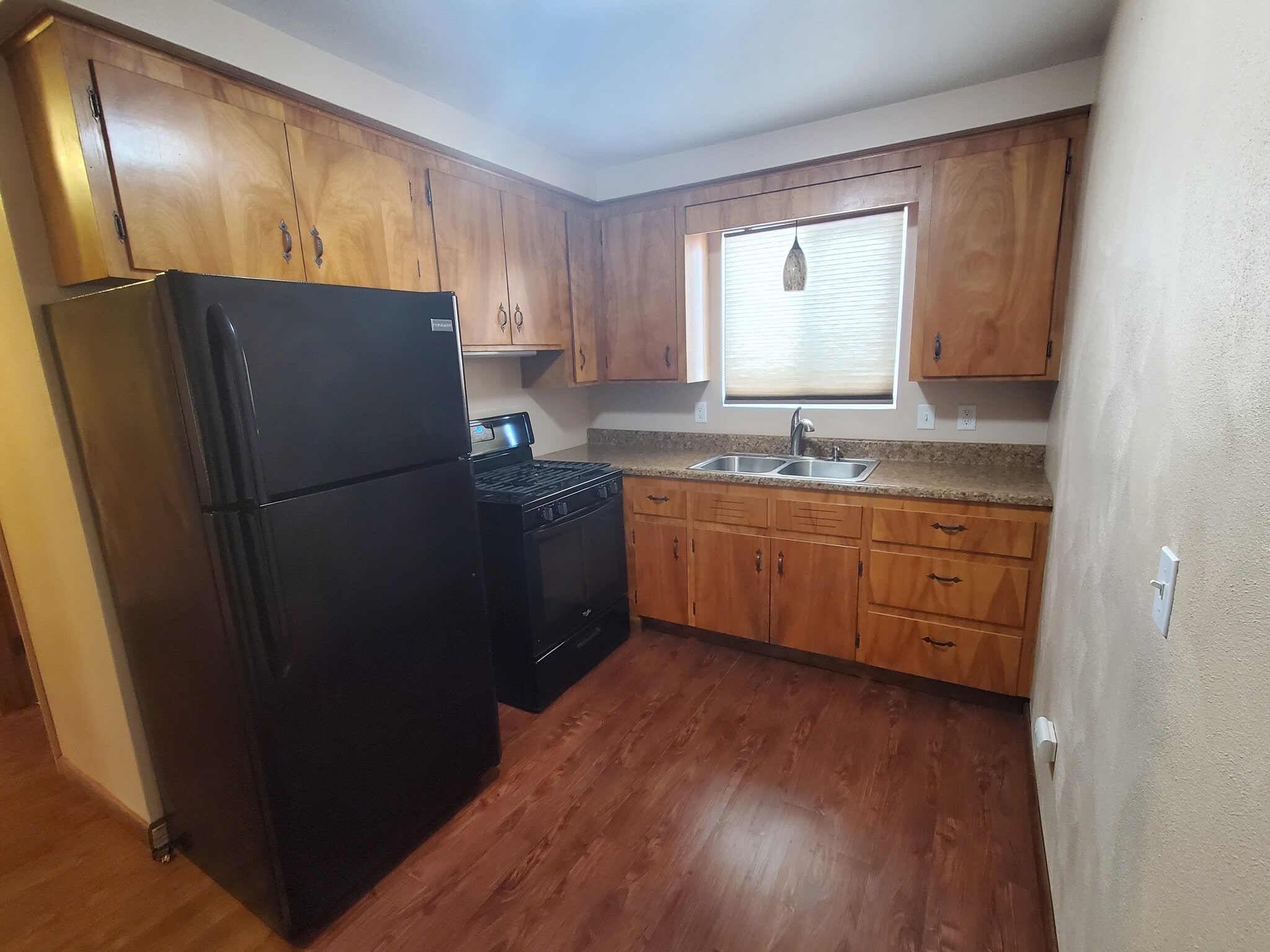 Kitchen - 119 Taylor Ave