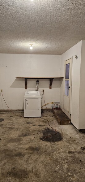Building Photo - 1303 Penney Ln