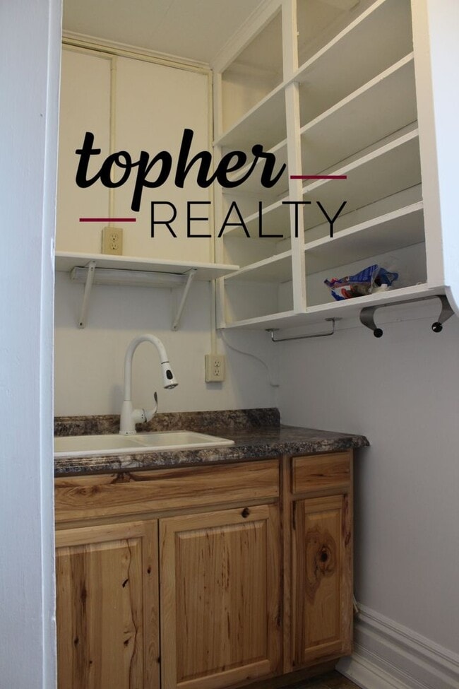 Building Photo - 40 N Benton Ave