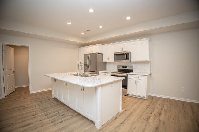 Building Photo - 834 El Dorado Dr