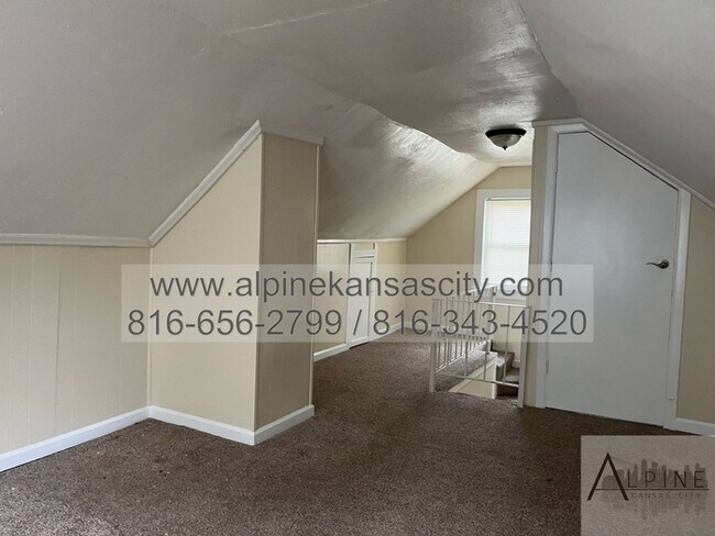Building Photo - 3 Bedroom NE Home