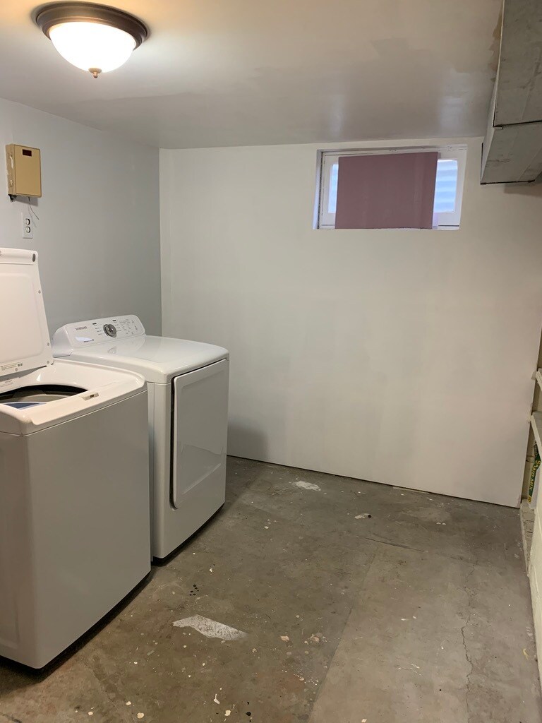 Downstairs washroom - 3224 E 21st Ave