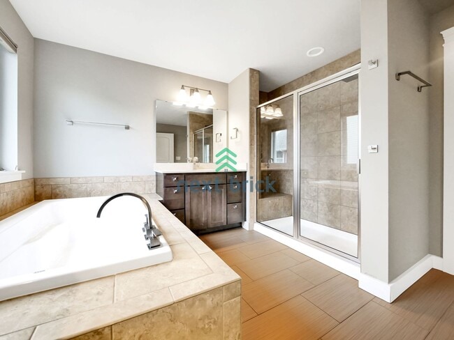 Building Photo - 4 BED AND 2.5 BATH SINGLE FAMILY HOUSE FOR...