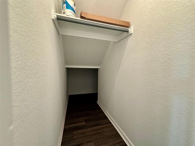 Building Photo - 404 Ashby Dr