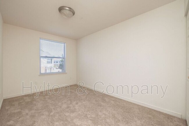 Building Photo - 3516 E Richmond Rd