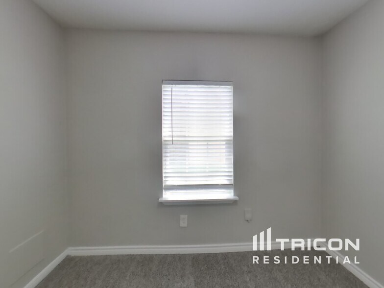Building Photo - 18311 Autumn Trails Ln