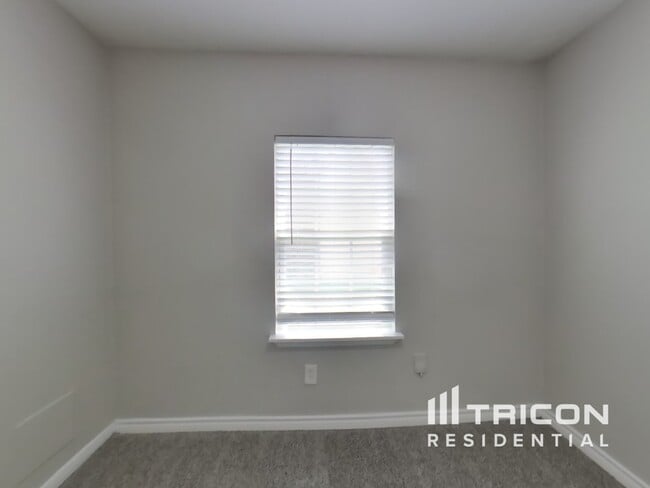 Building Photo - 18311 Autumn Trails Ln