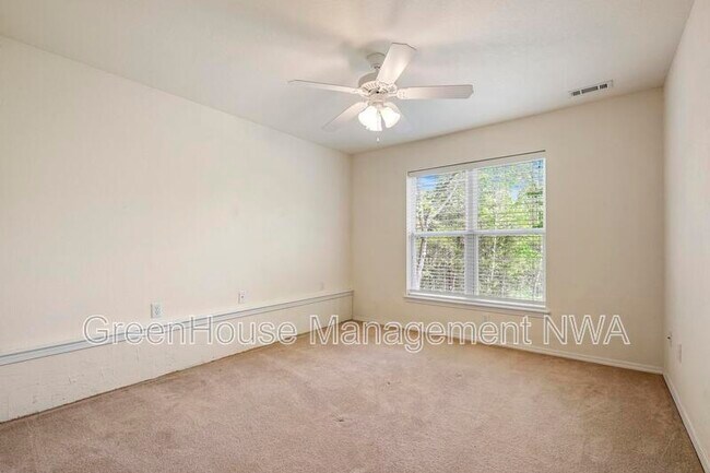 Building Photo - 28 Latshaw Dr