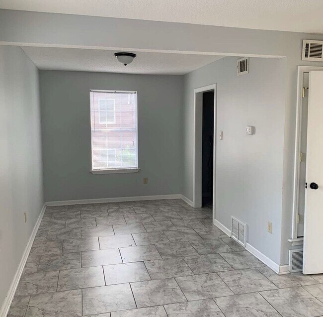 Building Photo - 42 S Claybrook St