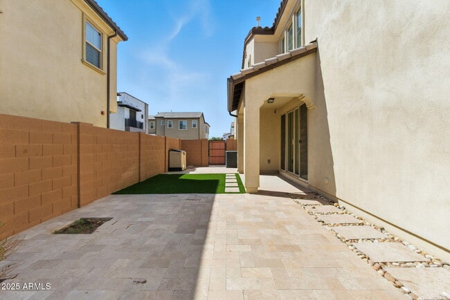 Building Photo - 1935 S Follett Way