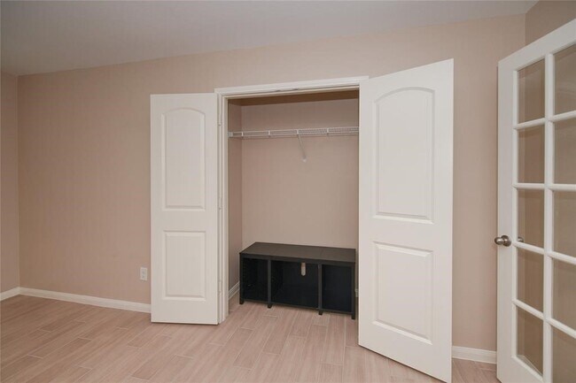 Building Photo - 1001 Strawberry Ridge Dr