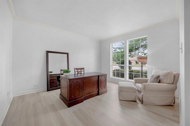 Building Photo - 15041 Calaveras Dr