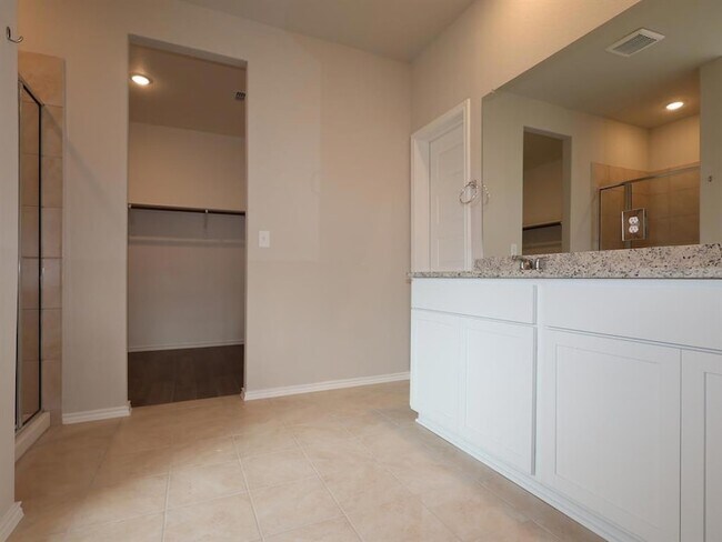 Building Photo - 4521 Bridal Veil Dr