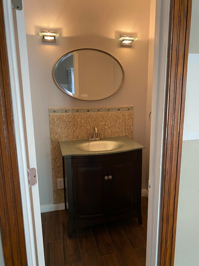 Building Photo - 20947 Hackney St