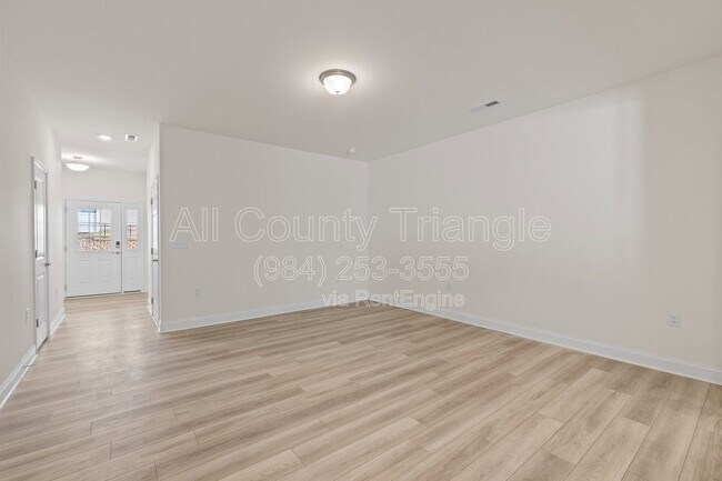Building Photo - 1176 Channel Drop Dr