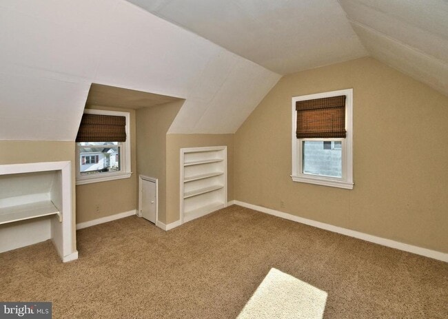 Building Photo - 660 Osborne Ave