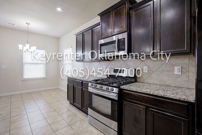 Building Photo - Stunning 5BD, 2 1/2 BTH Home Seconds away from John Kilpatrick Turnpike in YUKON!