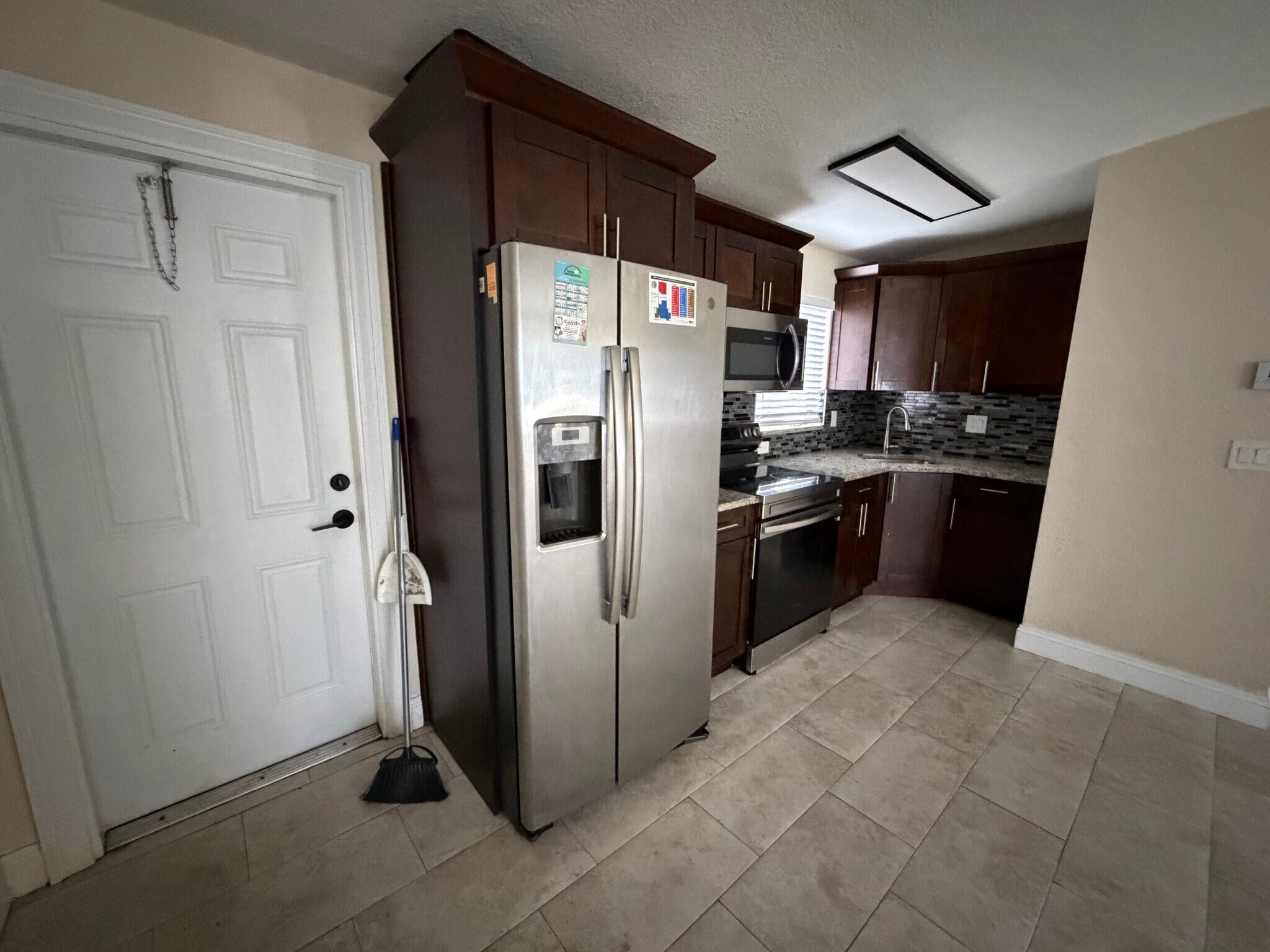 Building Photo - 3125 NW 2nd St