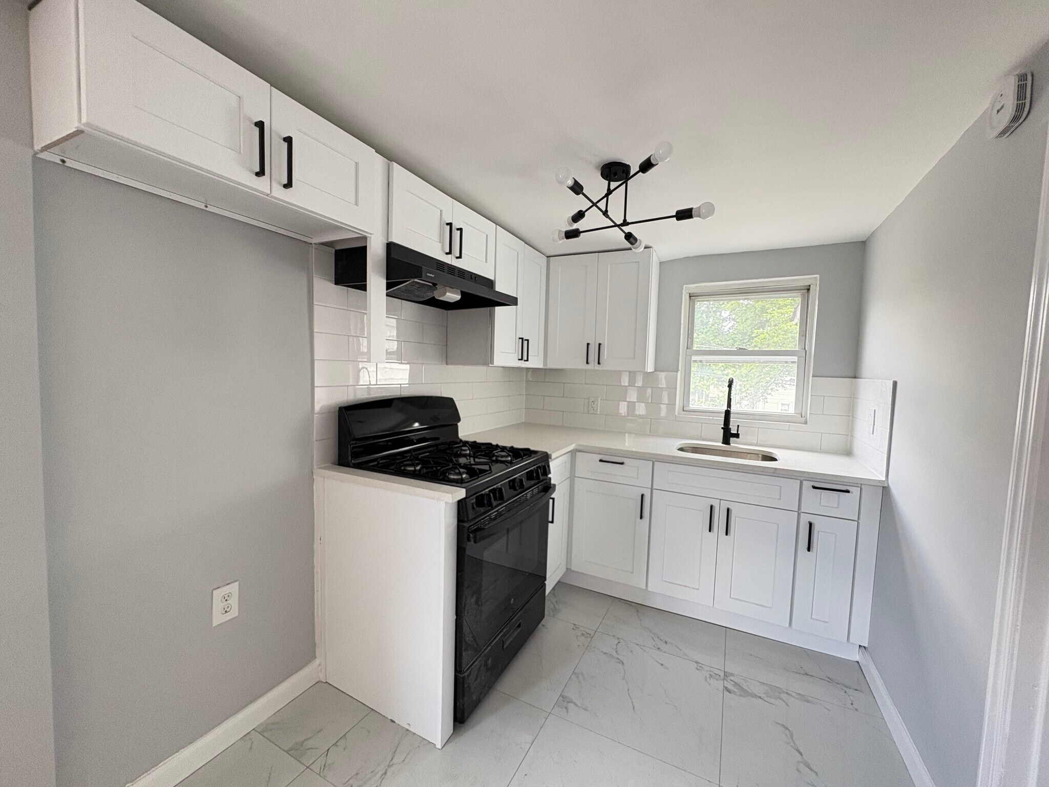 Unit 2 - 448 Springdale Ave