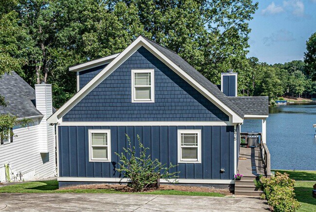Building Photo - 375 Arrowhead Trail NE