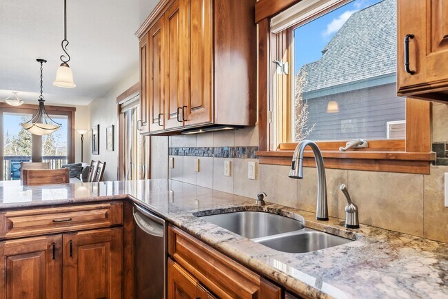Building Photo - Breck 3-bedroom home with views! 12 month lease!