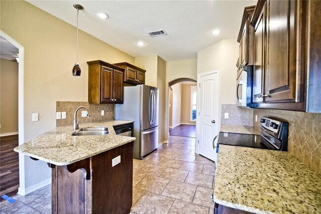 Building Photo - 3761 W Providence Dr