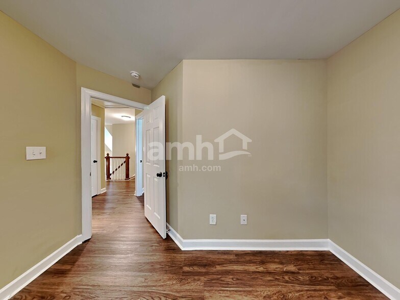 Building Photo - 107 Anderby Dr