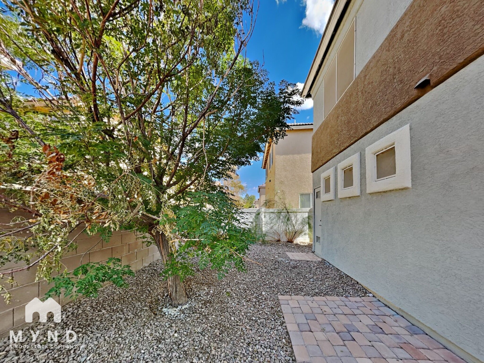 Building Photo - 2157 Clancy St