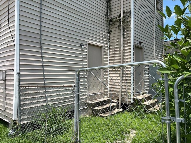Building Photo - 2934 Dryades St