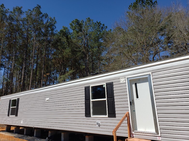 Building Photo - 2715 W McCrainie St