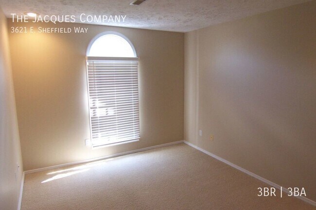 Building Photo - 3621 E Sheffield Way