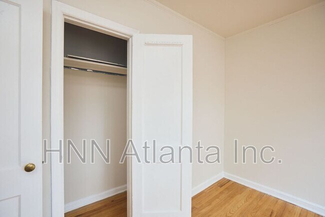 Building Photo - 1347 Briarwood Dr NE