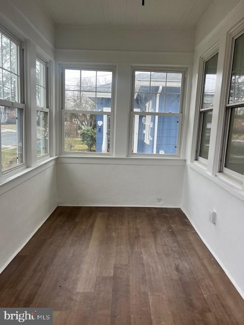Building Photo - 724 Willitts Ave