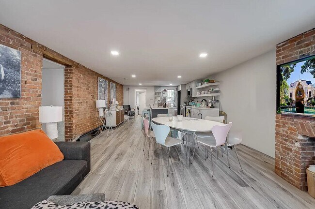 Building Photo - 266 3rd St