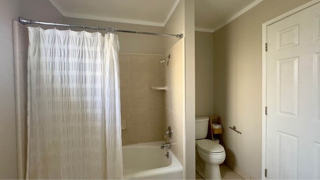 Building Photo - 3339 W Cambridge Ave