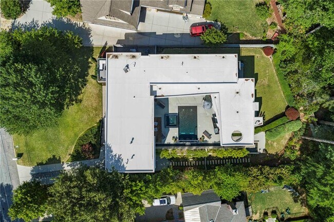 Building Photo - 937 Berkshire Rd NE