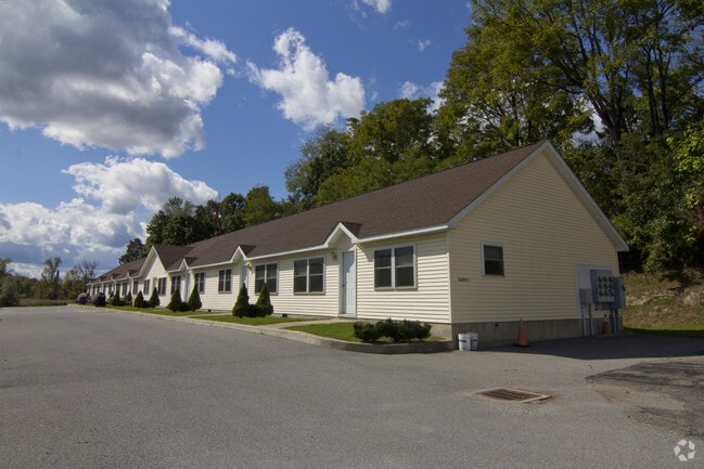 Building Photo - 3682 Pleasant Ridge Rd