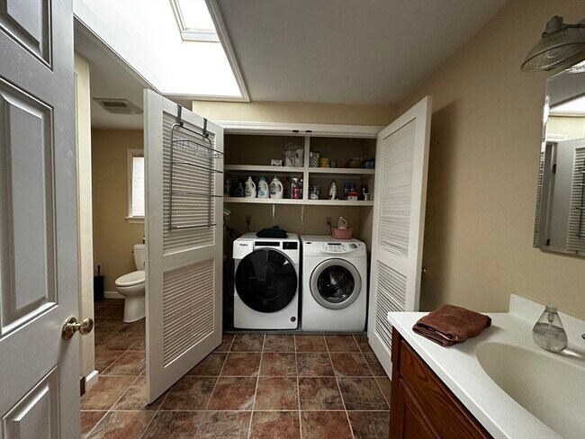 Building Photo - 177 Orchard St