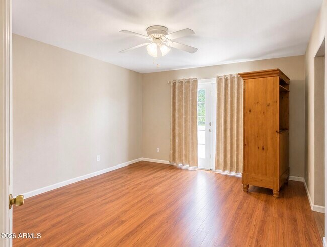 Building Photo - 7026 E Sunnyside Dr